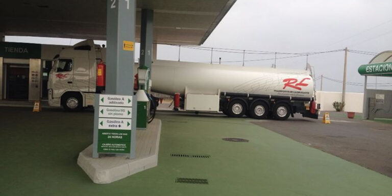 Estaciones de servicio. RL Transporte de Carburante